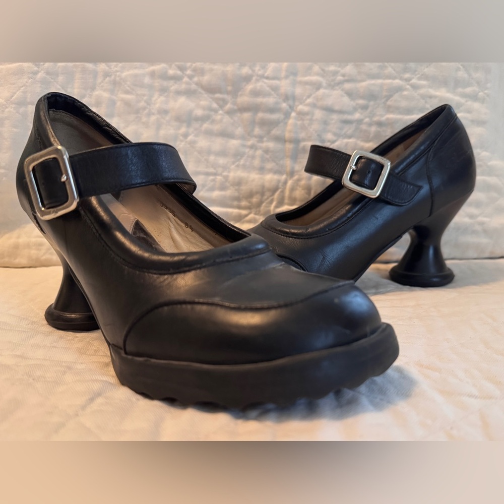 John Fluevog Vintage Mary Jane’s with Buckle - Like New - Picture 13 of 13